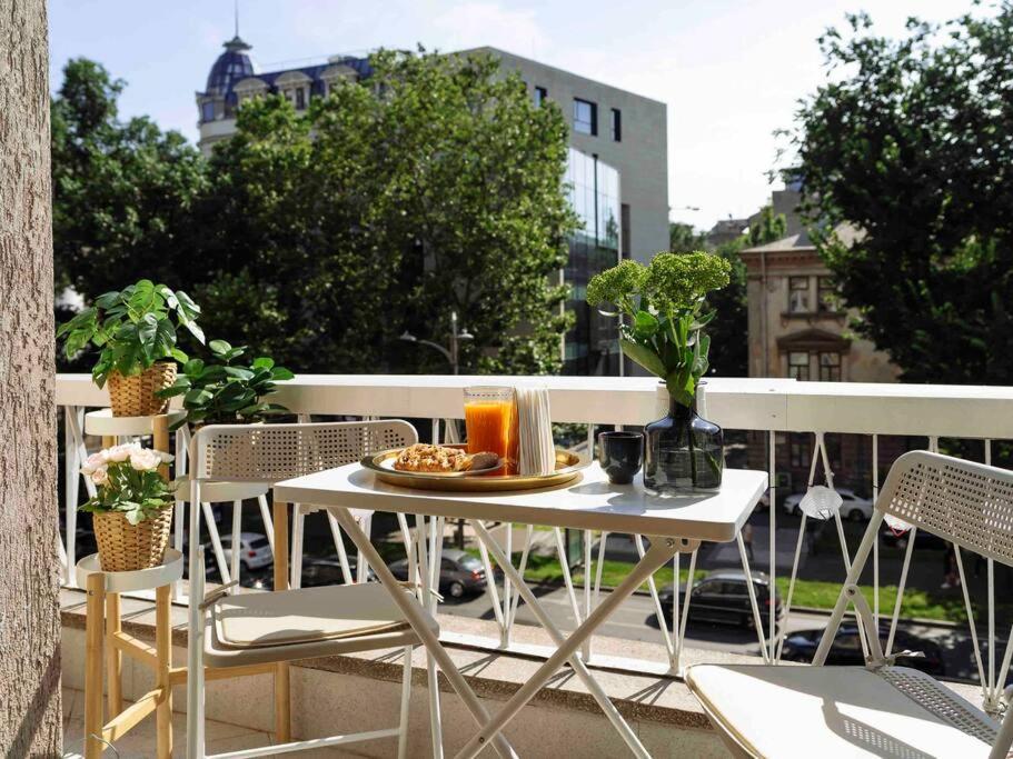 Bright 2Br Apartment - Top Location - City Balcony Βουκουρέστι Εξωτερικό φωτογραφία